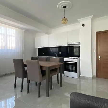 Apartament Liman Caddesinde 1+1 *