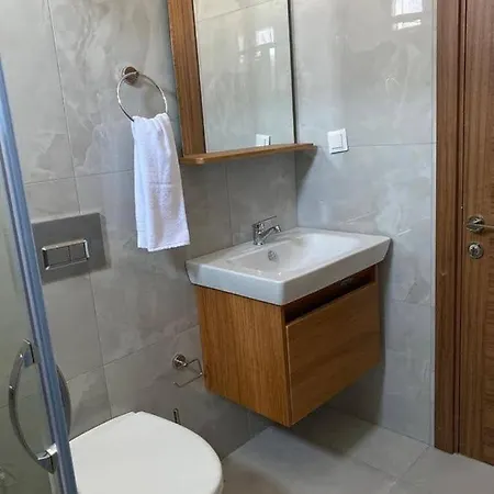 Liman Caddesinde 1+1 Apartament