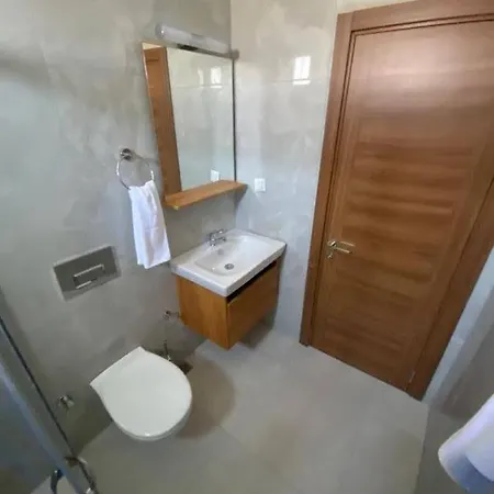 Liman Caddesinde 1+1 Apartment Kemer