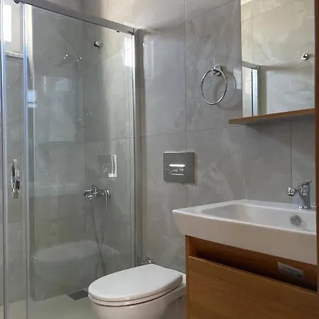 Apartment Liman Caddesinde 1+1 Kemer
